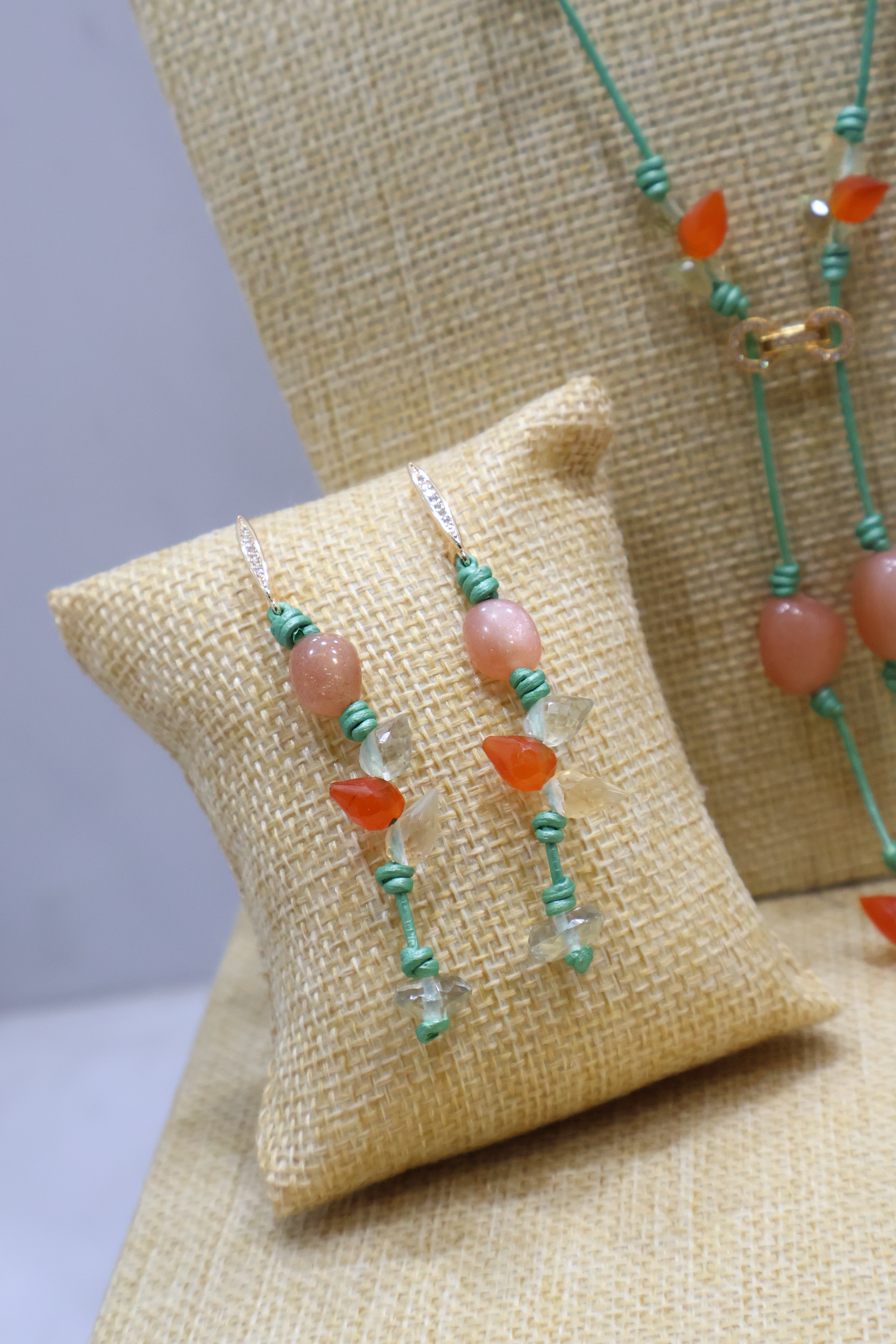 Pendientes Calíope Piedra Luna Melocotón