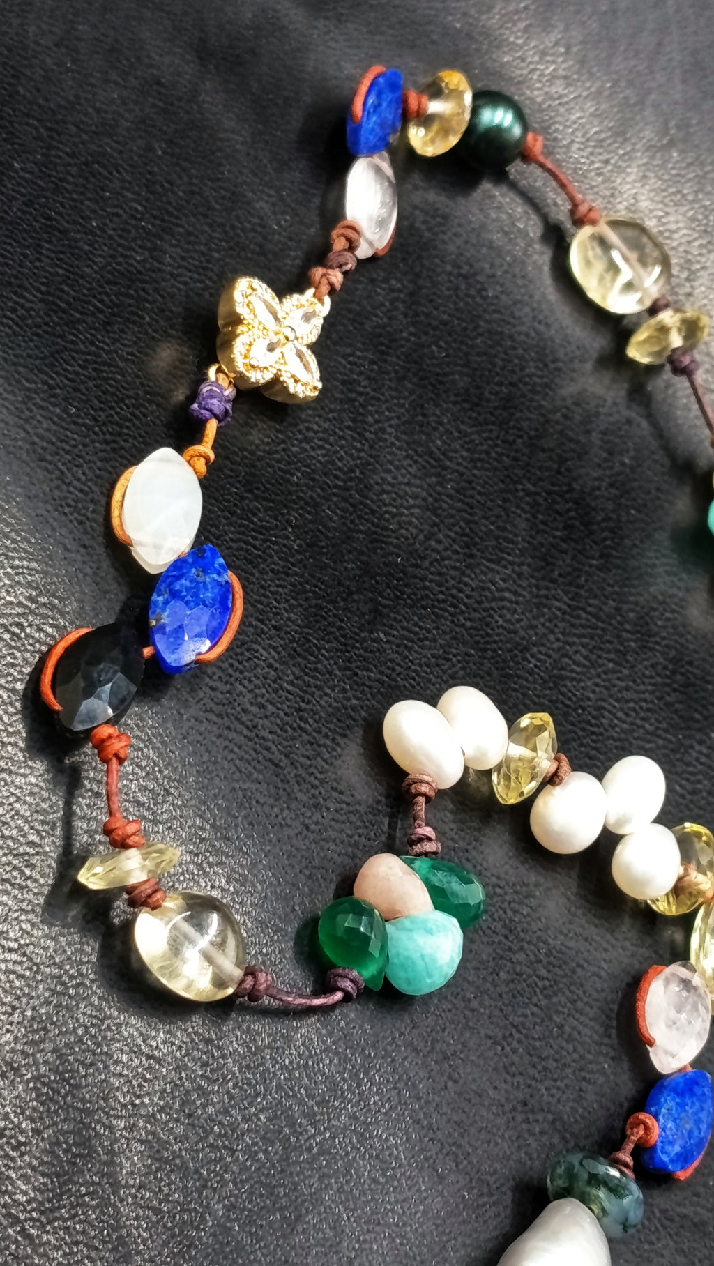 Trama Perla & Piedra