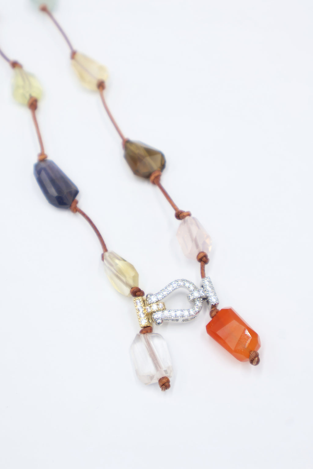 Collar Kali cierre Lira