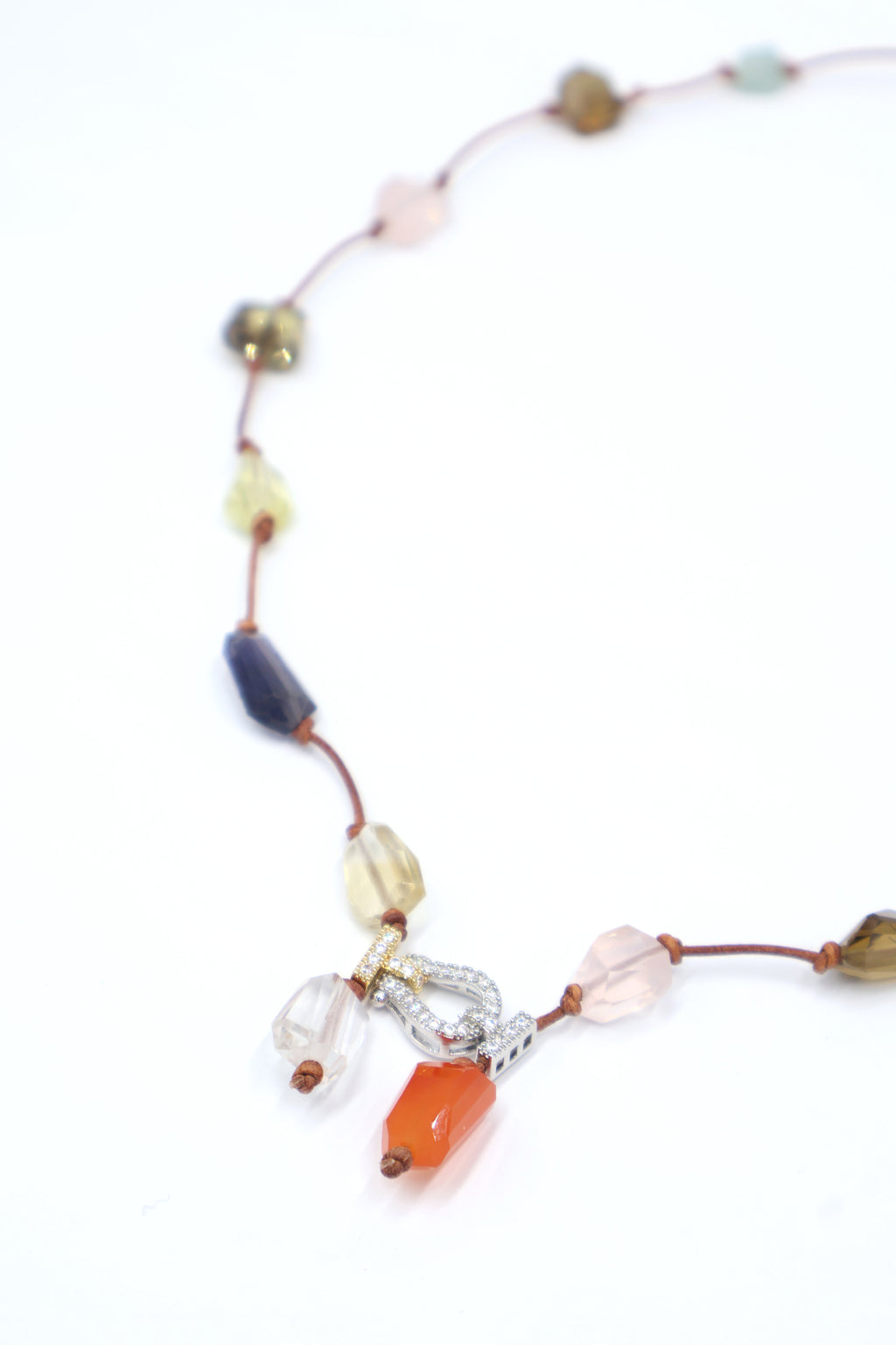 Collar Kali cierre Lira