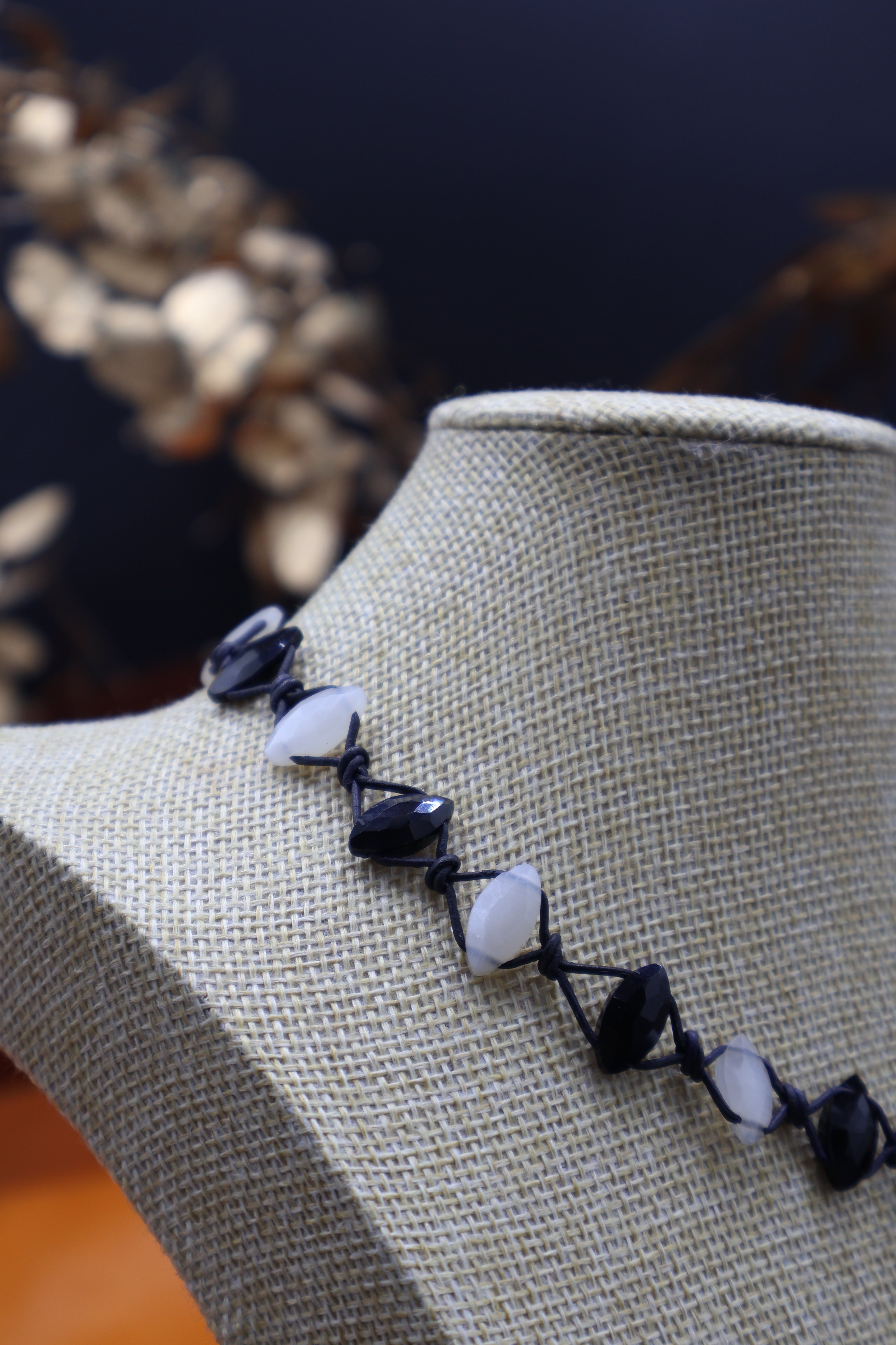 Collar Hécate Espinela Piedra Luna