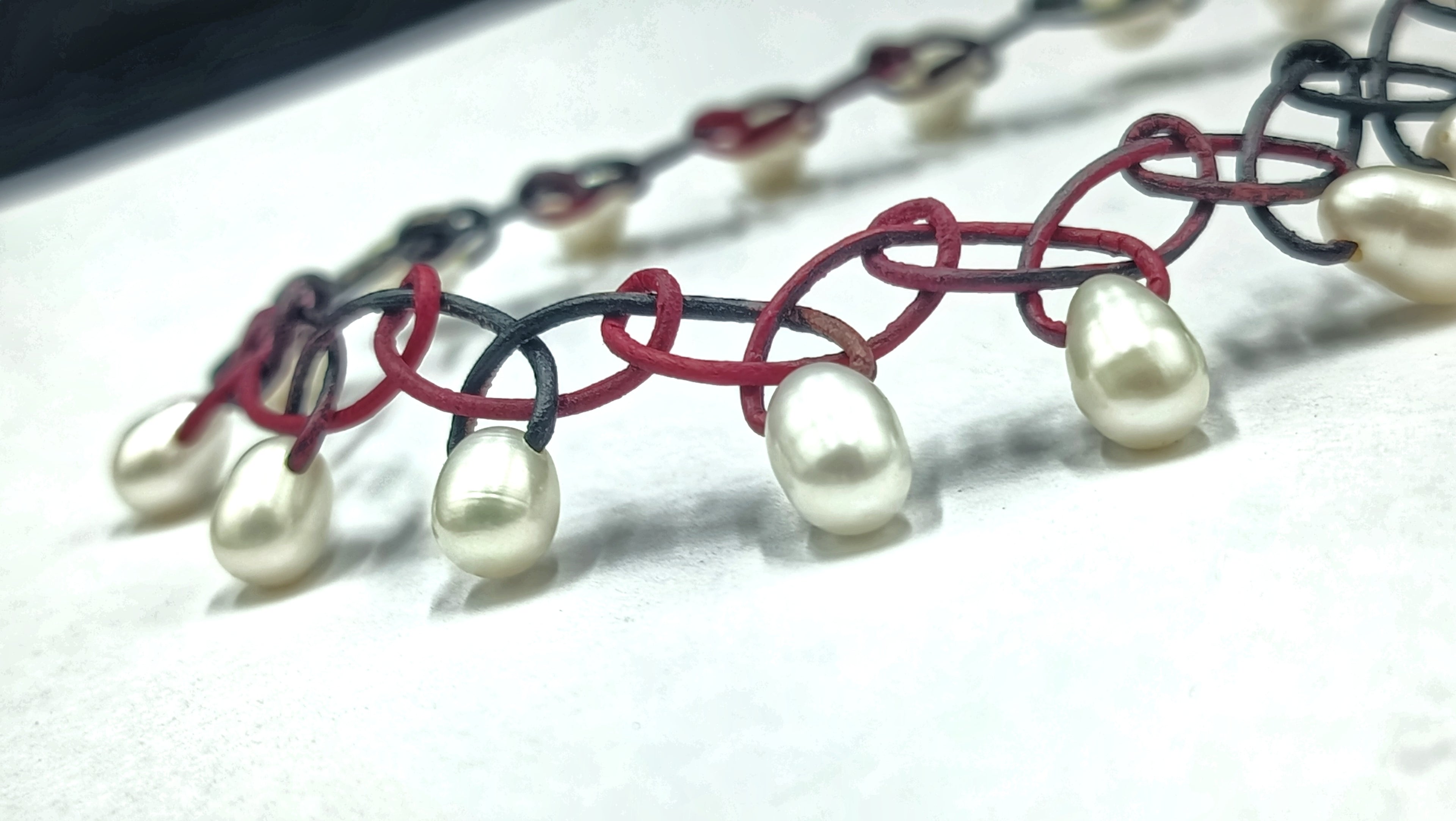 Collar LYS de Perla en cuero sin metal