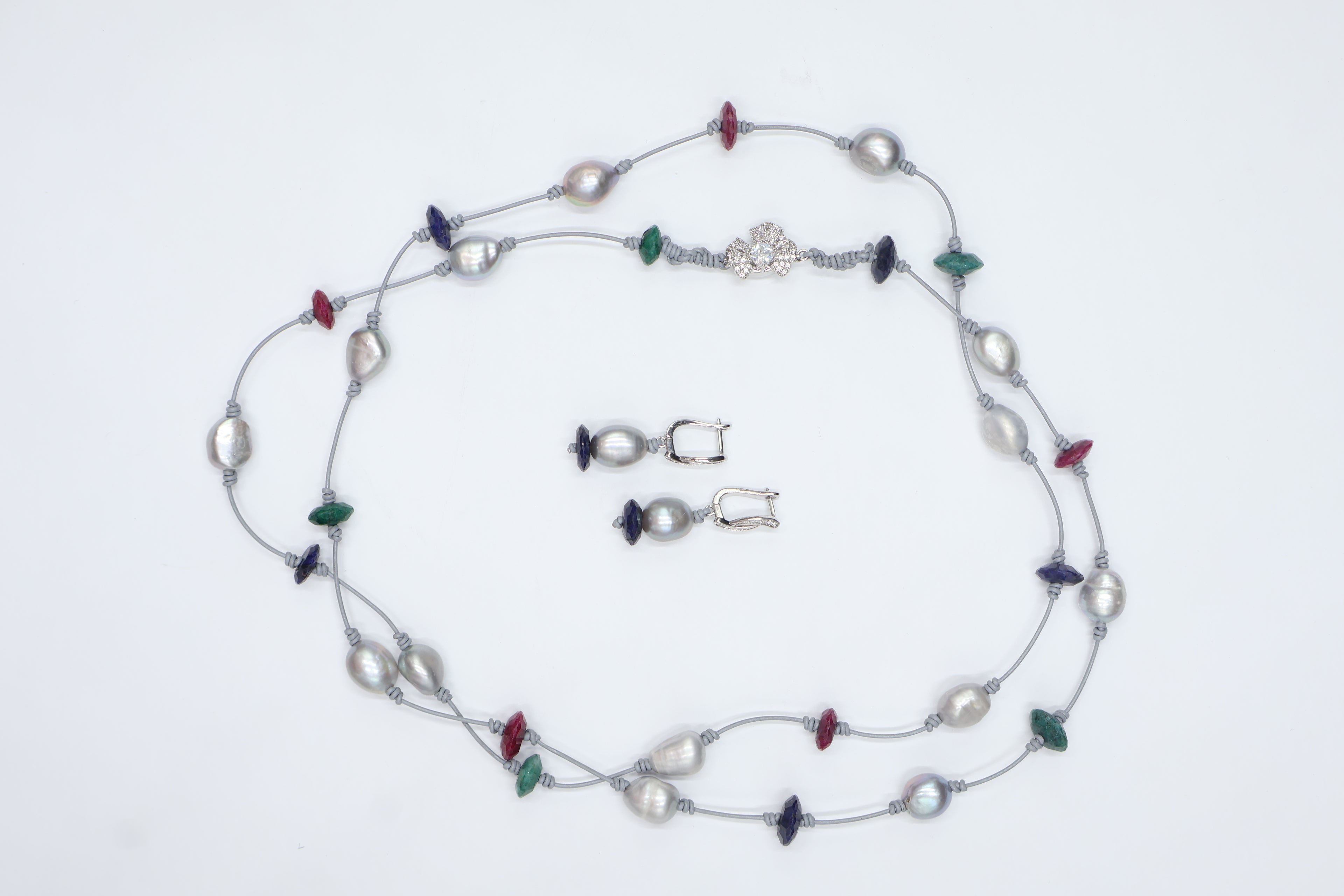 Tríada en Perla Gris