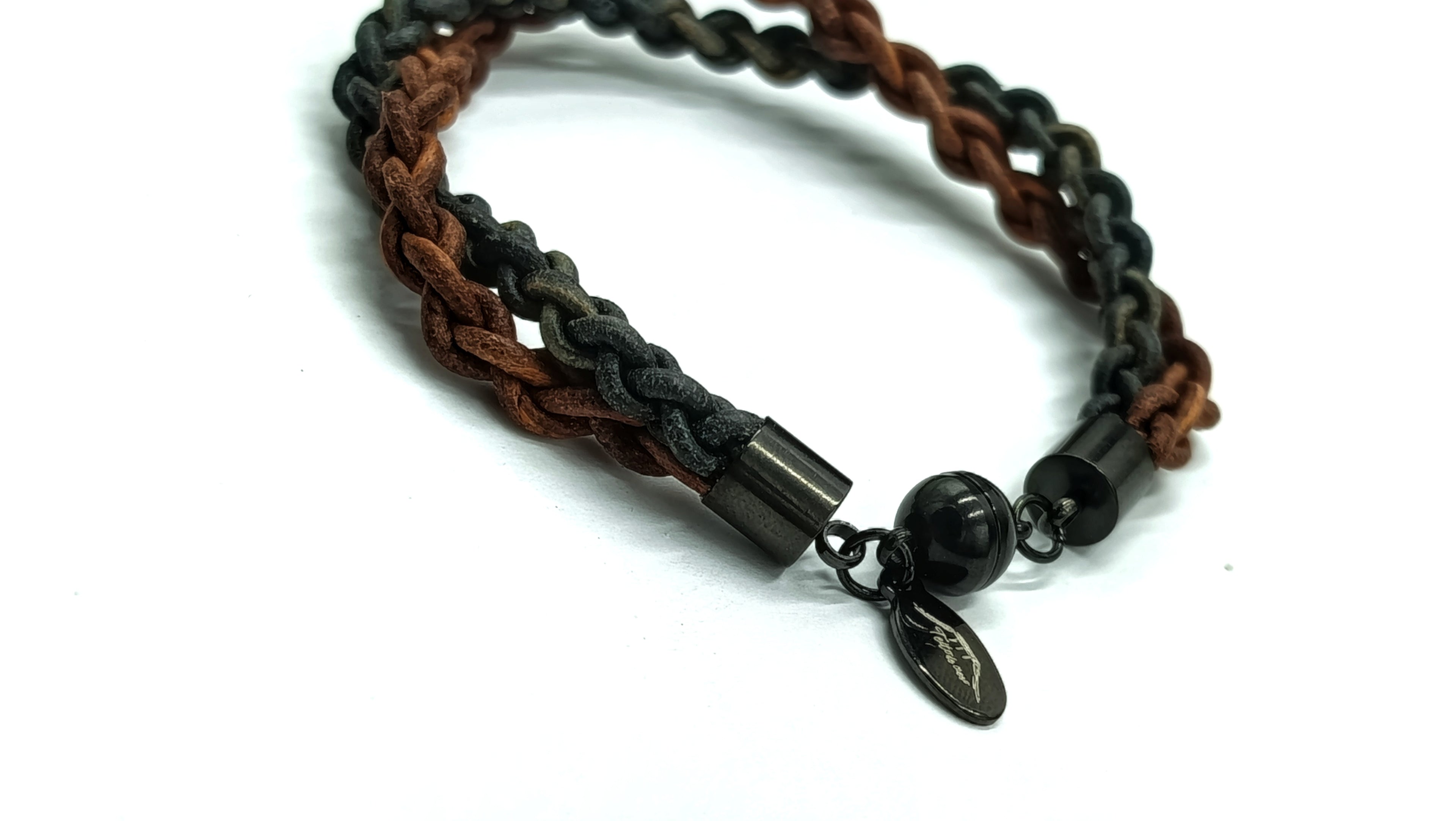 BALDER• Pulsera doble trenzado en cuero
