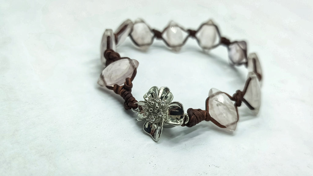 Pulsera Hécate •Cuarzo Rosa en Cuero tintado natural•múltiples opciones