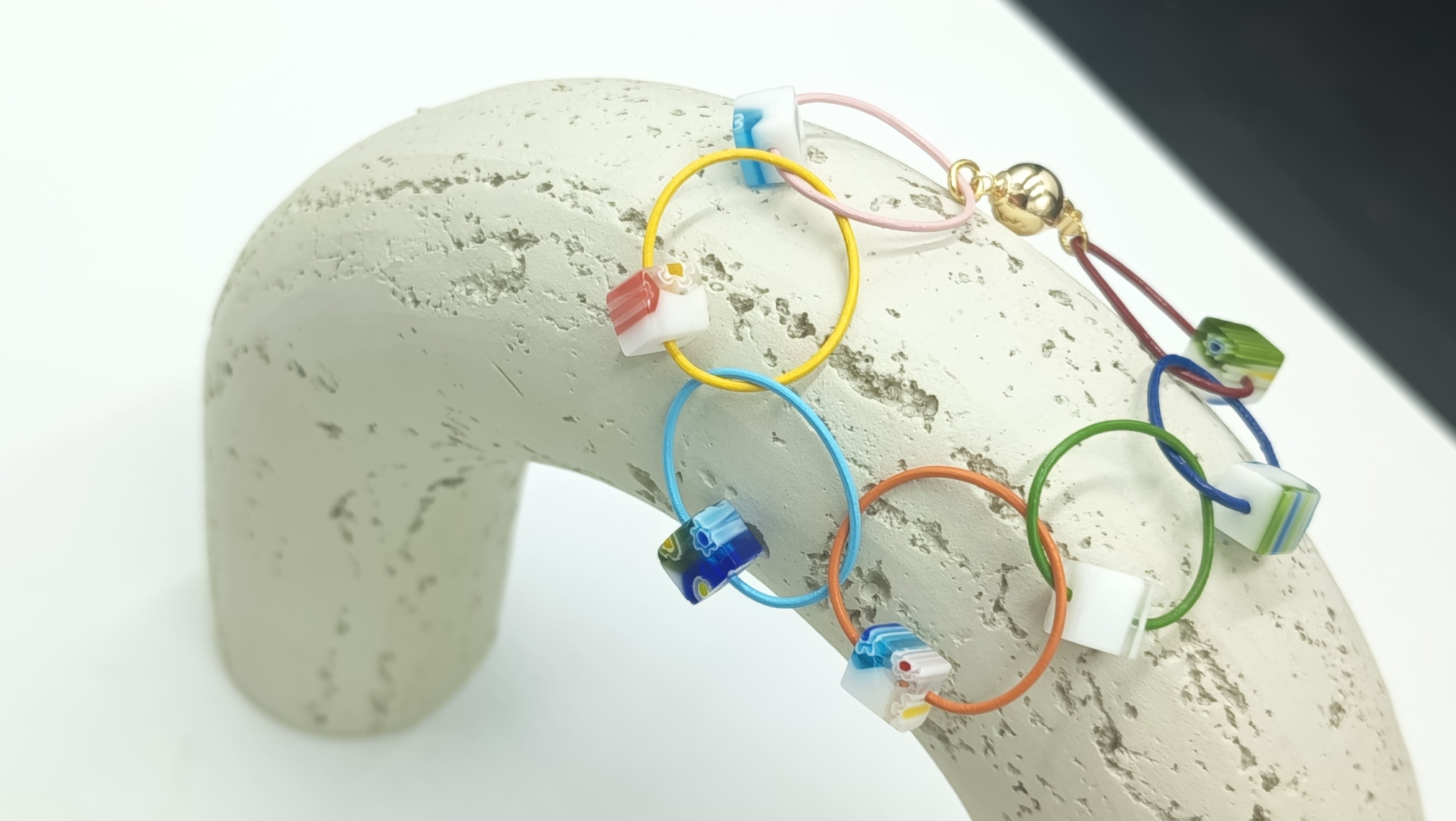 Collar HALO cristal • En cuero de color