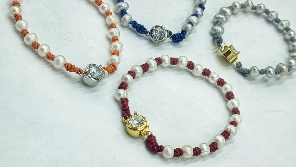 Pulsera Helena de Perla • en Cuero de Color • Perla Contemporánea