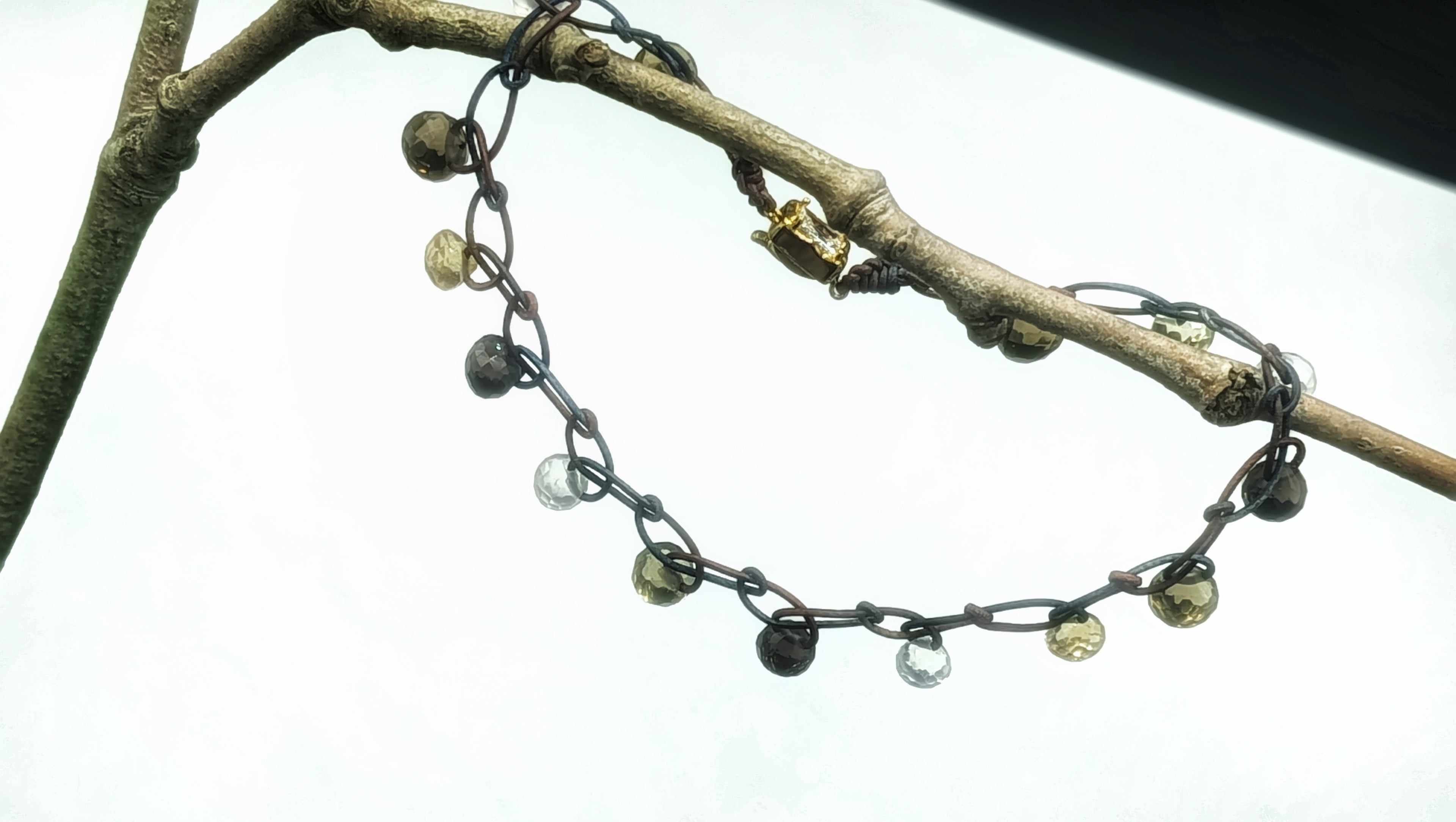 Collar LYS de Piedras Ahumadas en cuero sin metal