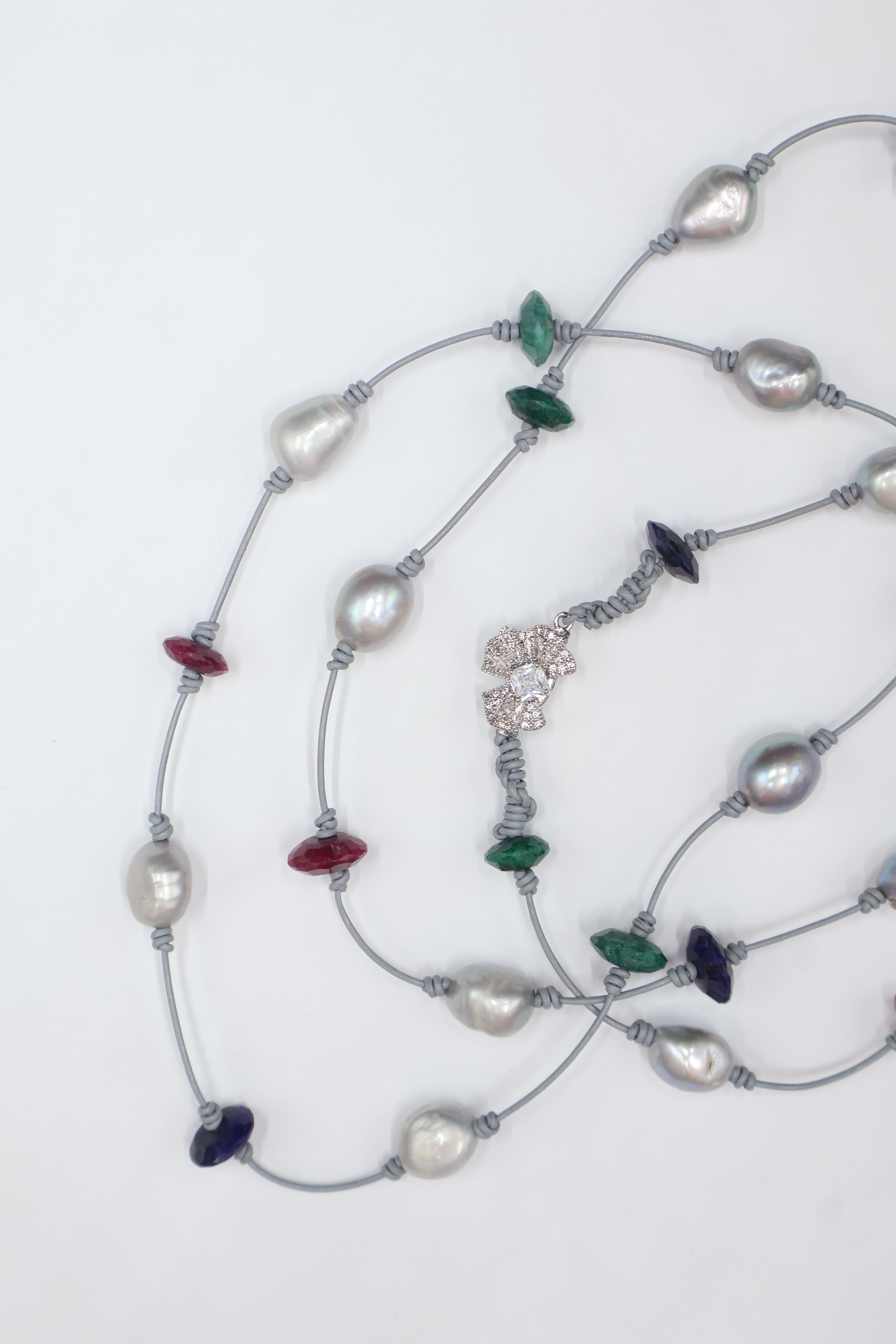 Tríada en Perla Gris