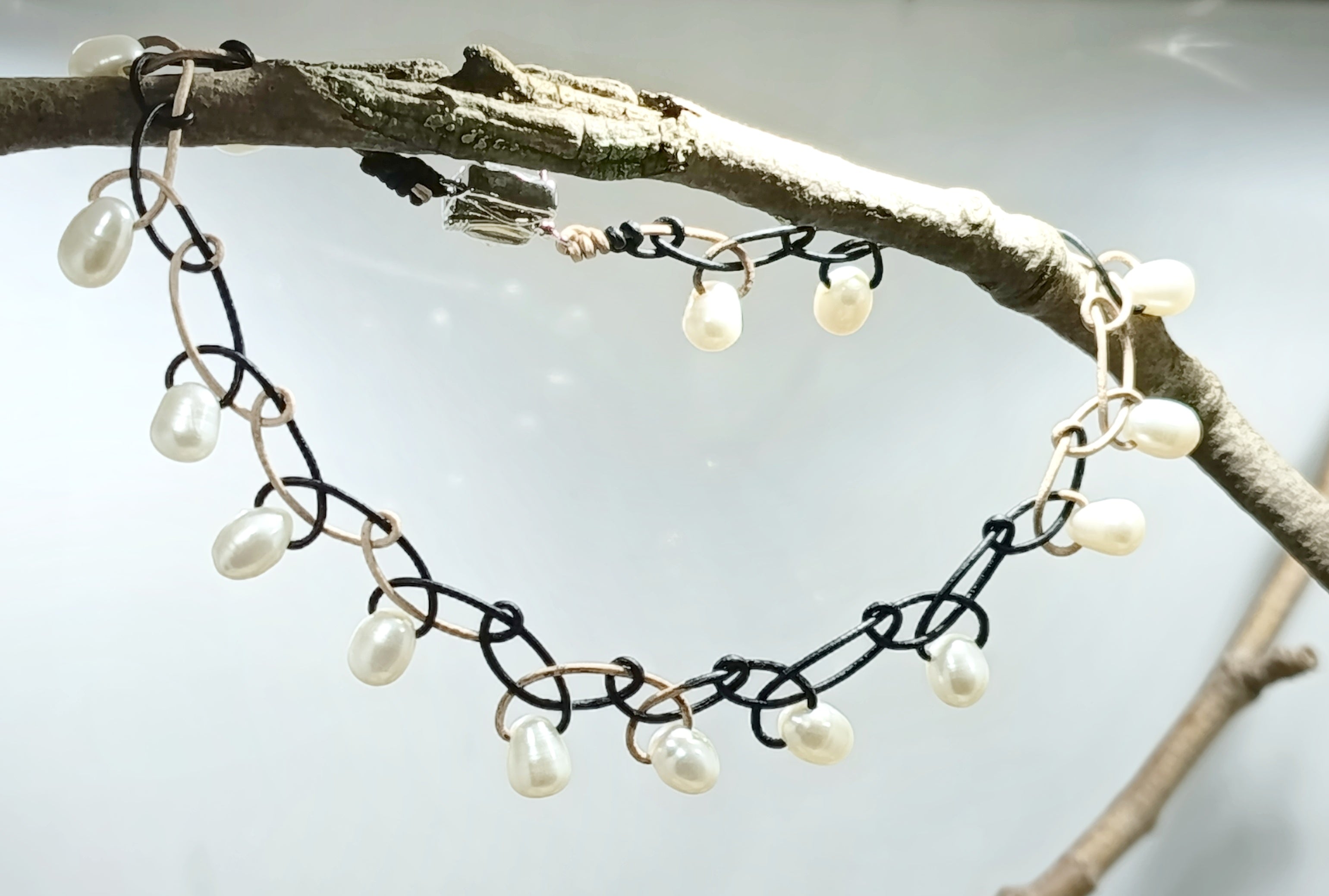 Collar LYS de Perla en cuero sin metal