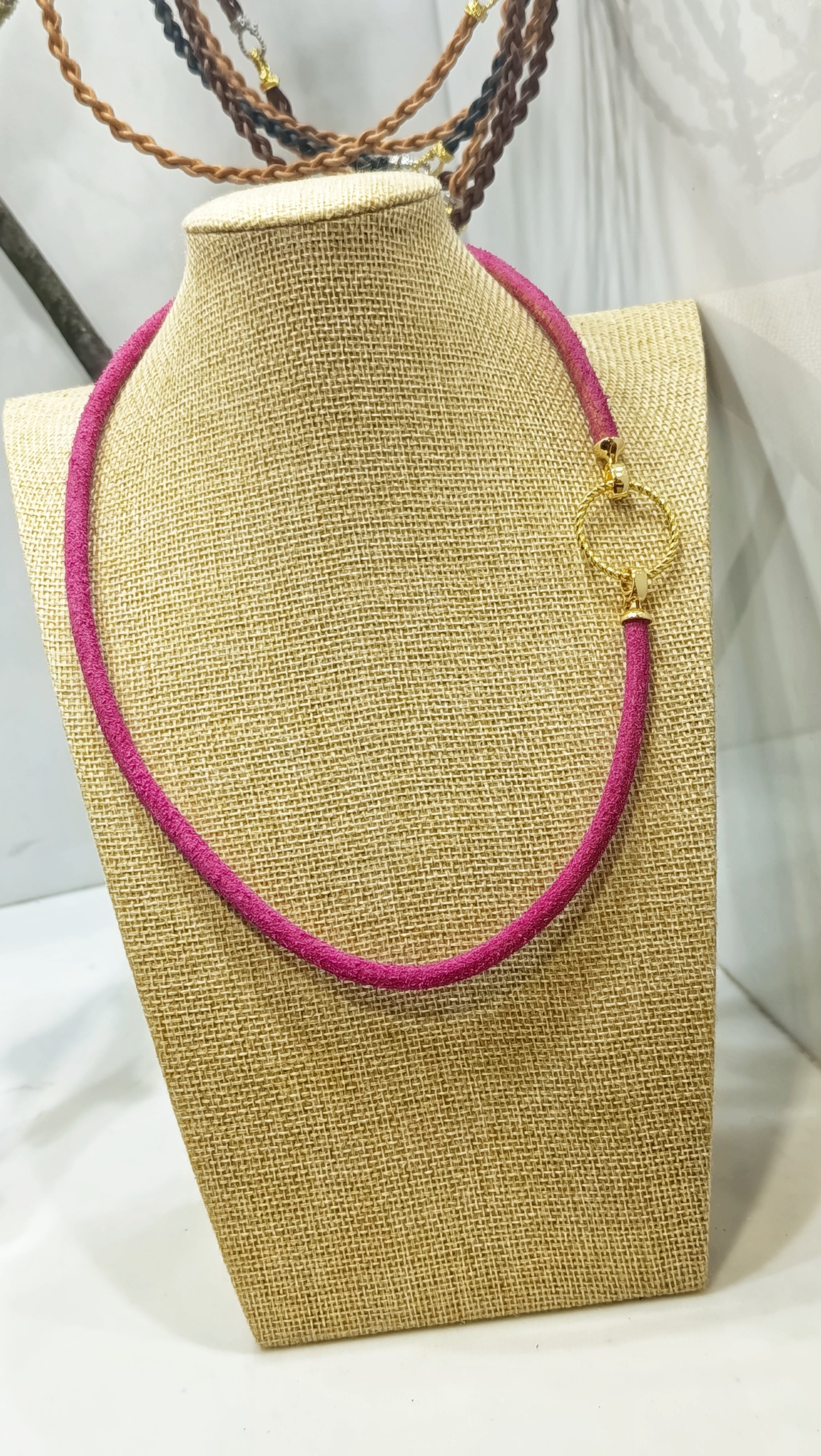 YAK • Collar 50 cm Multiposición en piel de Yak