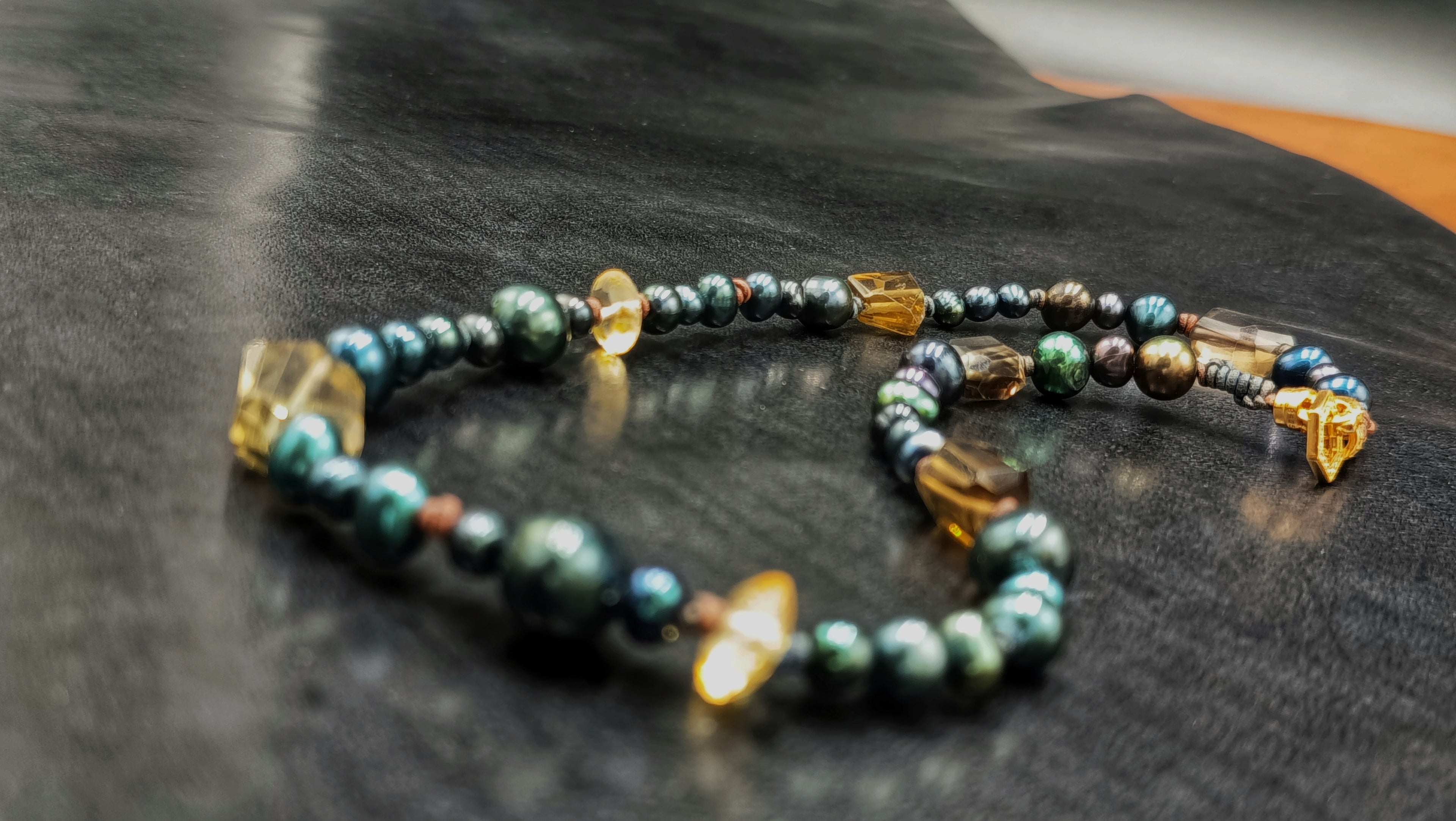 Collar Ahumado en Perla Verde/Azul