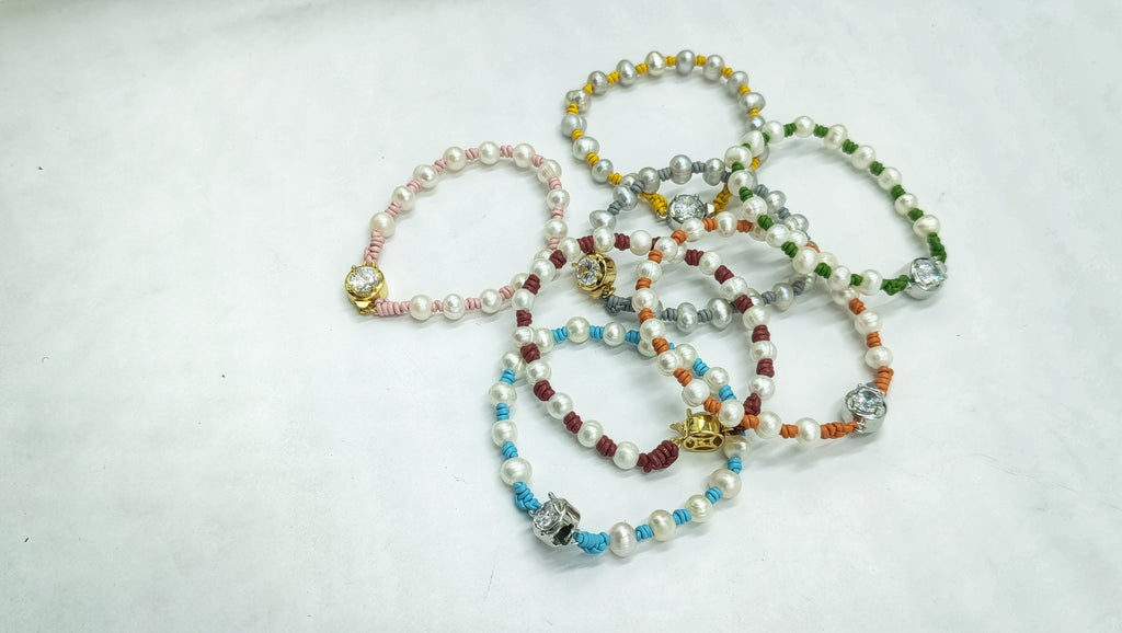 Pulsera Helena de Perla • en Cuero de Color • Perla Contemporánea