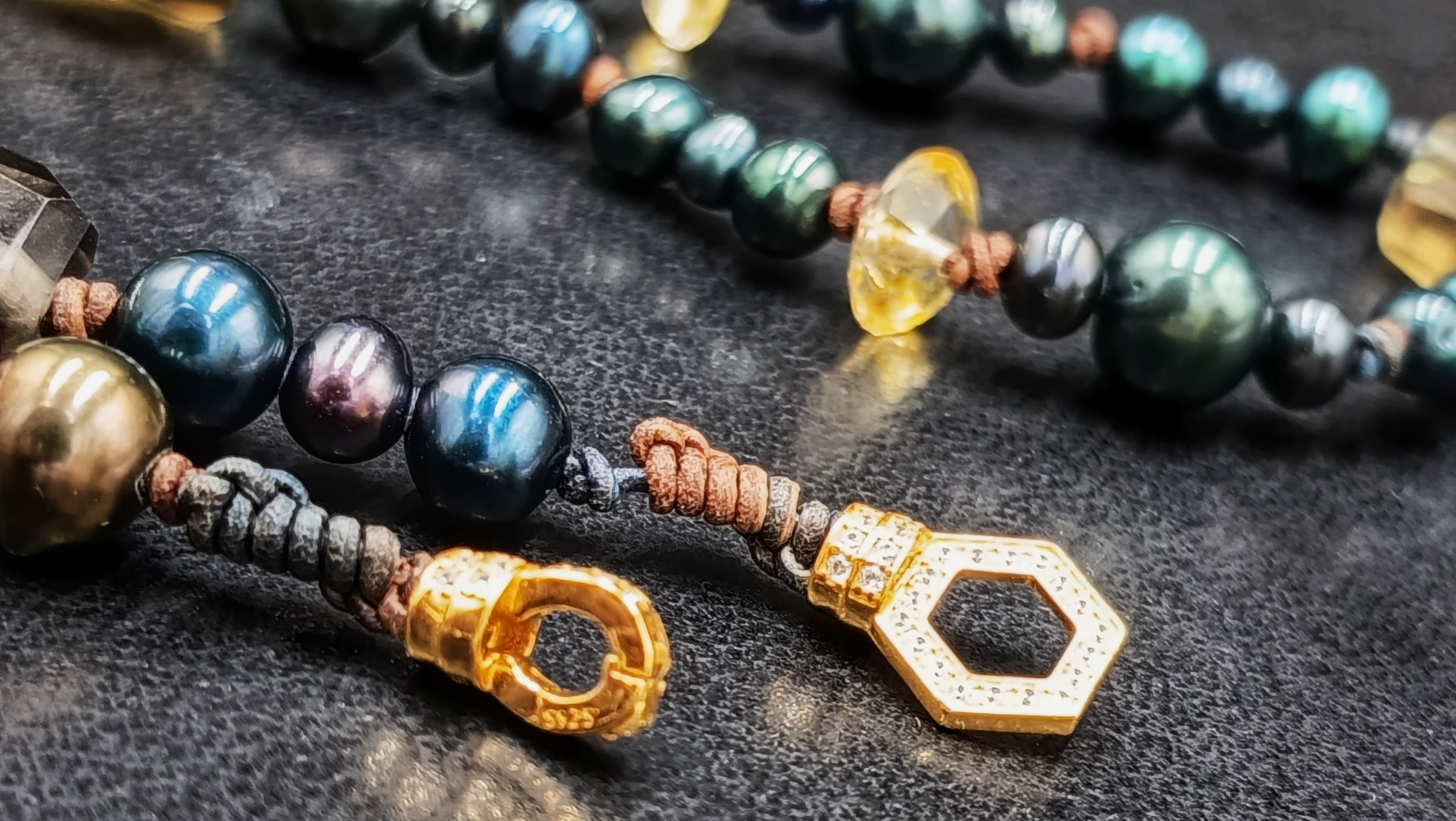 Collar Ahumado en Perla Verde/Azul