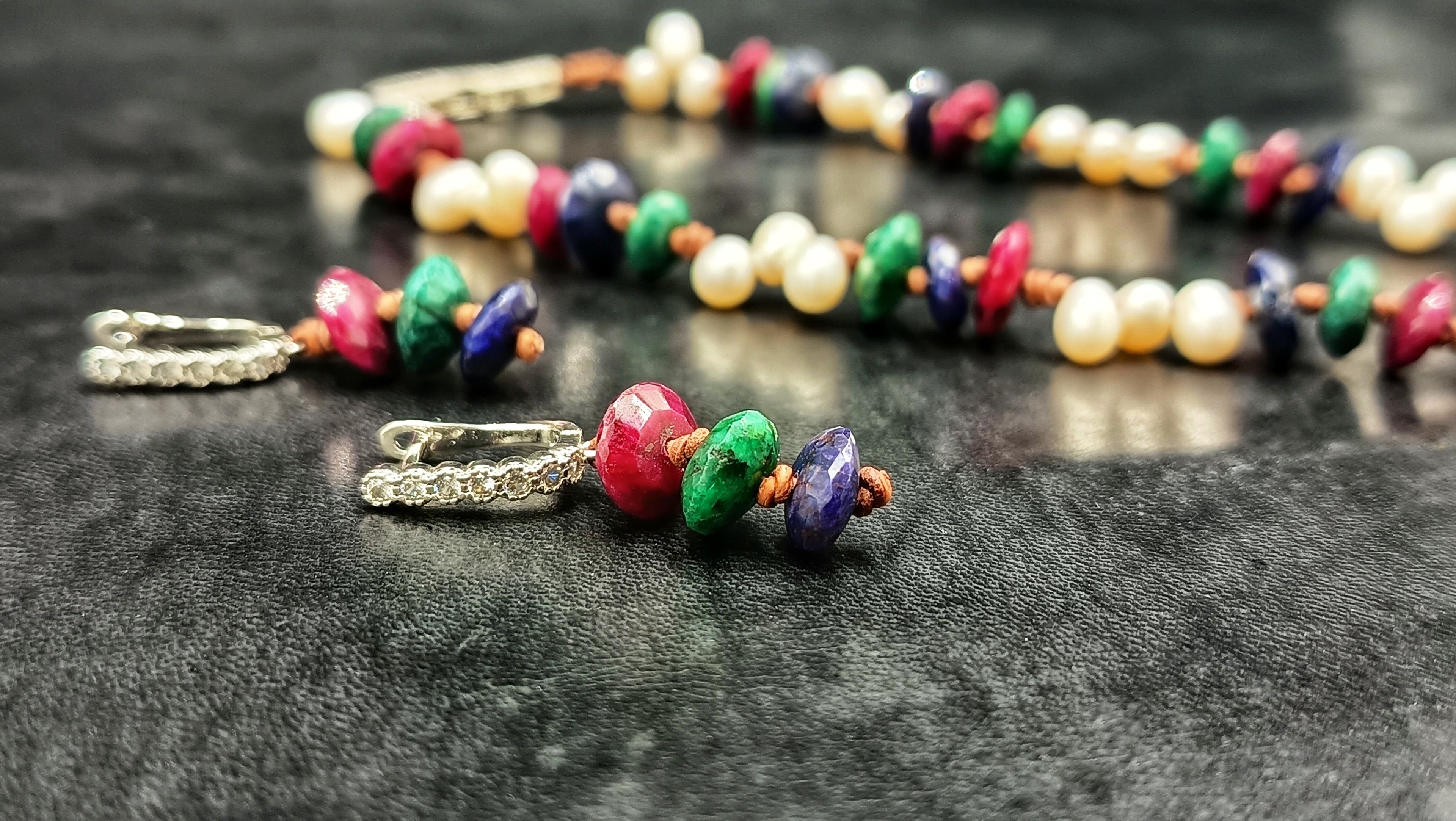 Collar TRÍADA en Perla Blanca