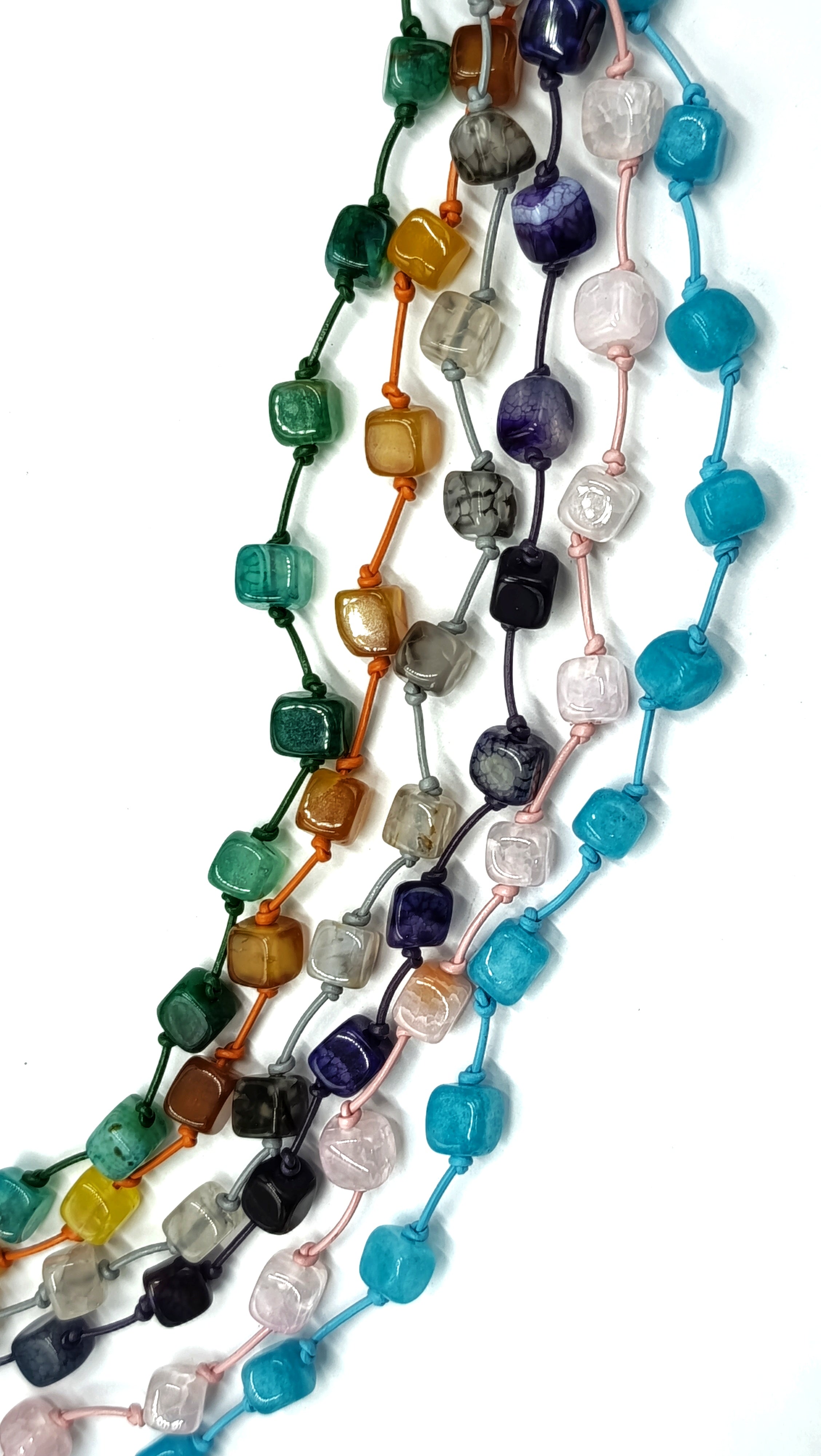 Choker Ágata de 6 hilos• en Cuero de Color • Piedras Coloreadas