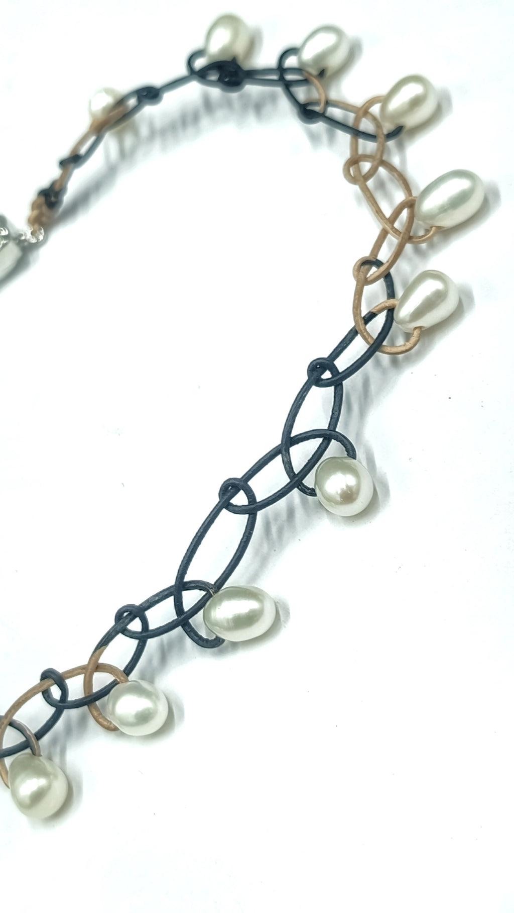 Collar LYS de Perla en cuero sin metal