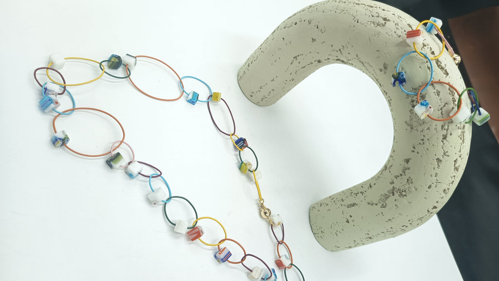 Collar HALO cristal • En cuero de color