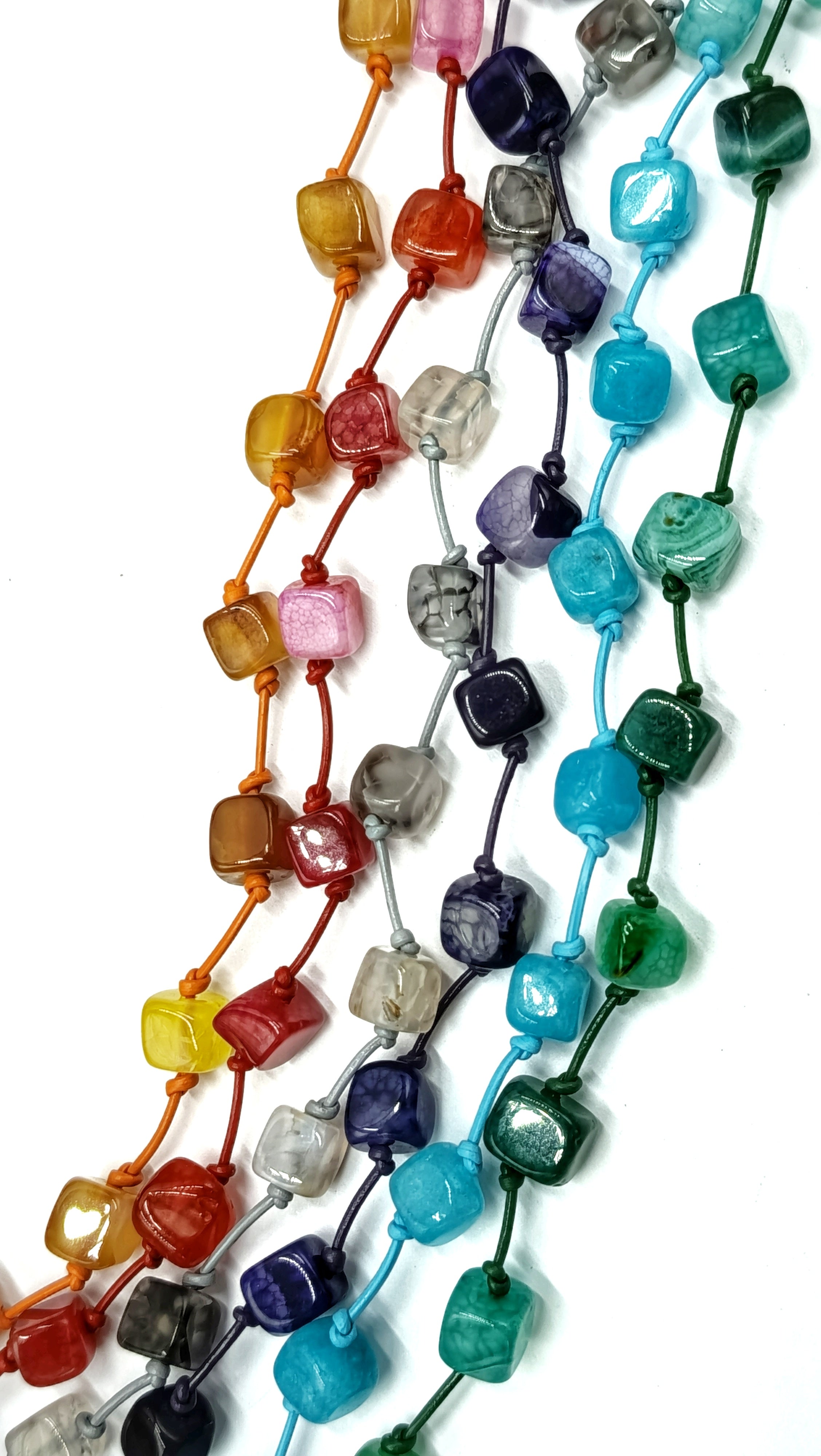 Choker Ágata de 6 hilos• en Cuero de Color • Piedras Coloreadas