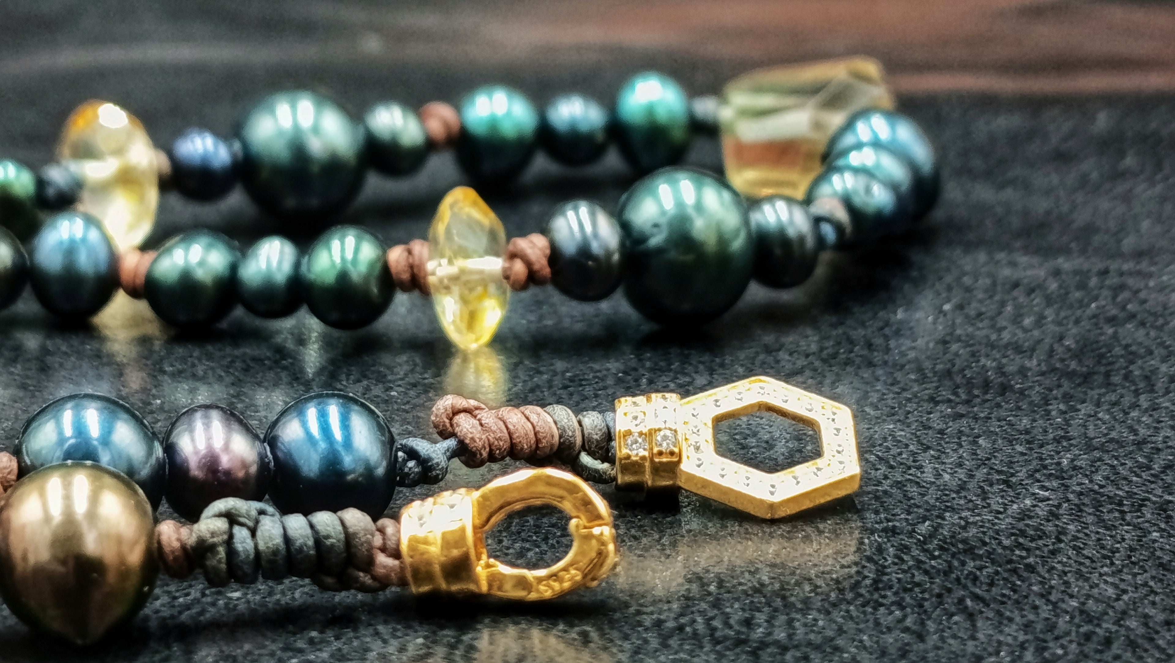 Collar Ahumado en Perla Verde/Azul