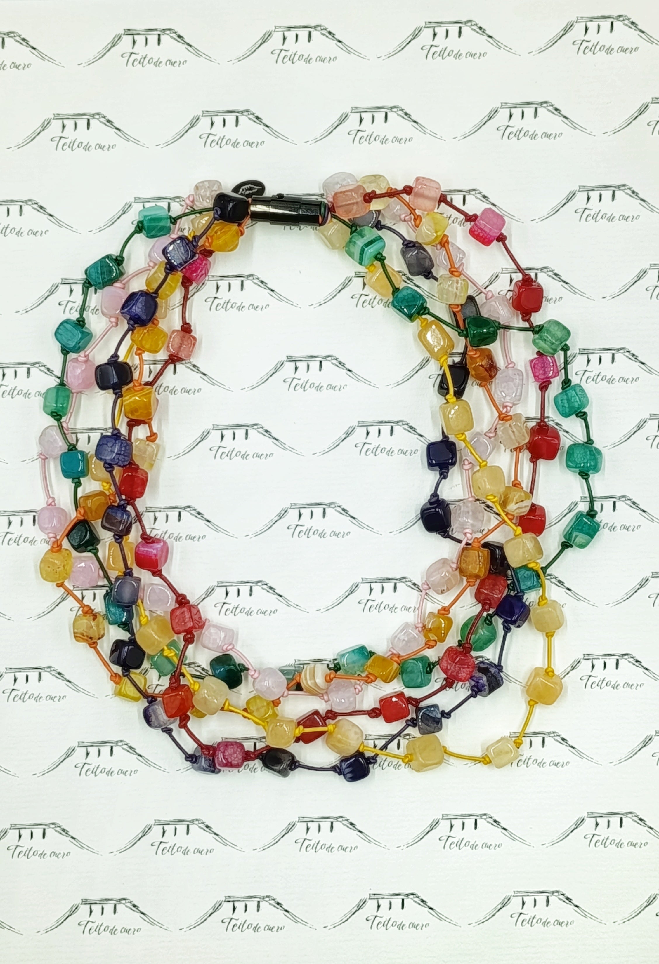 Choker Ágata de 6 hilos• en Cuero de Color • Piedras Coloreadas