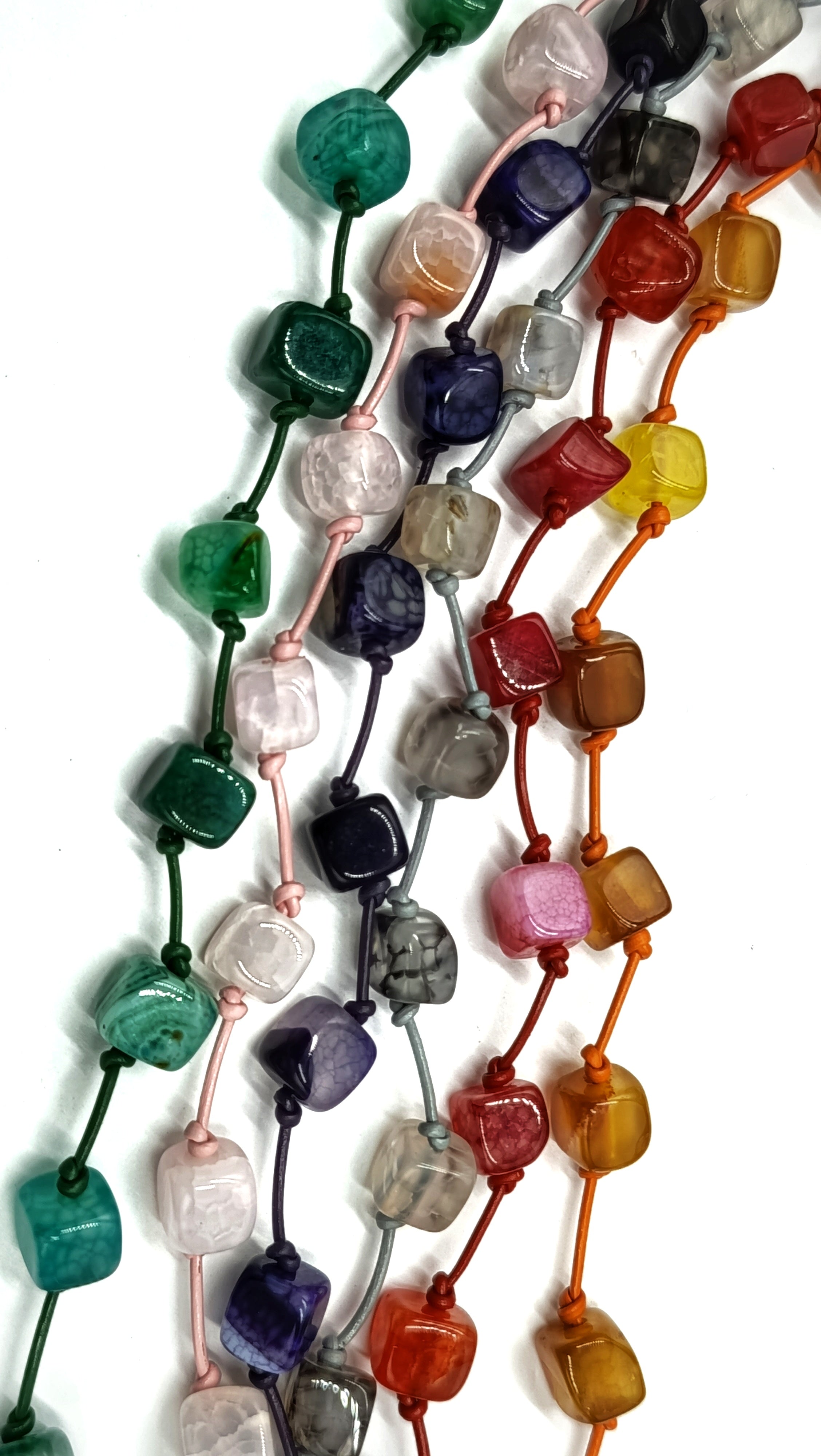 Choker Ágata de 6 hilos• en Cuero de Color • Piedras Coloreadas