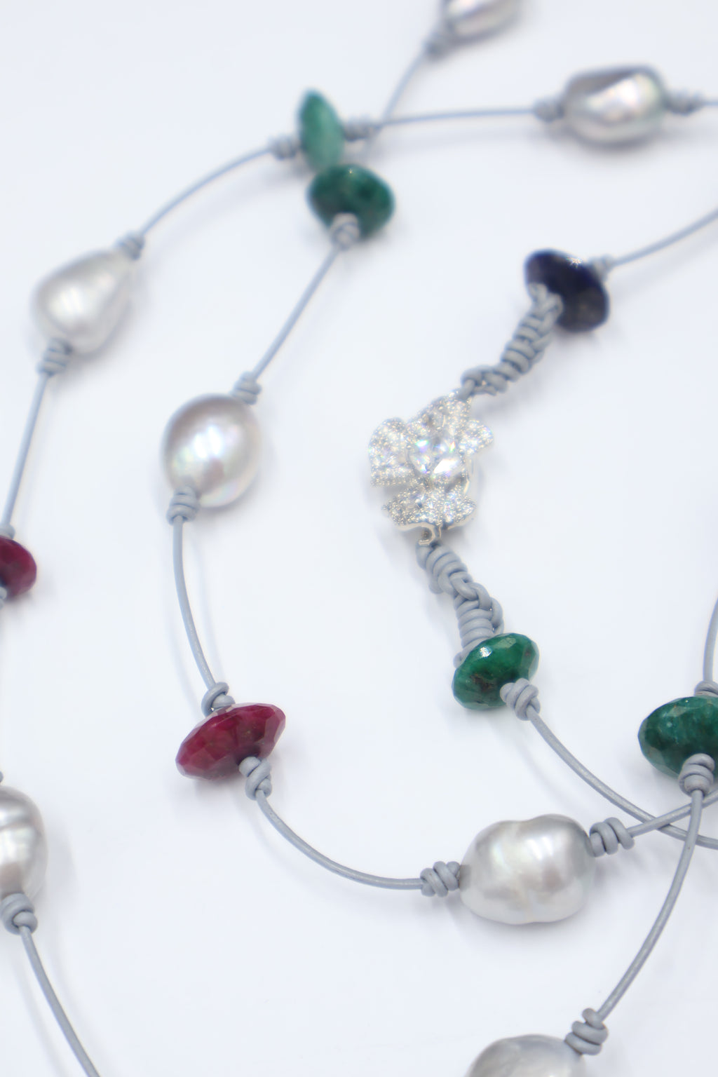 Tríada en Perla Gris