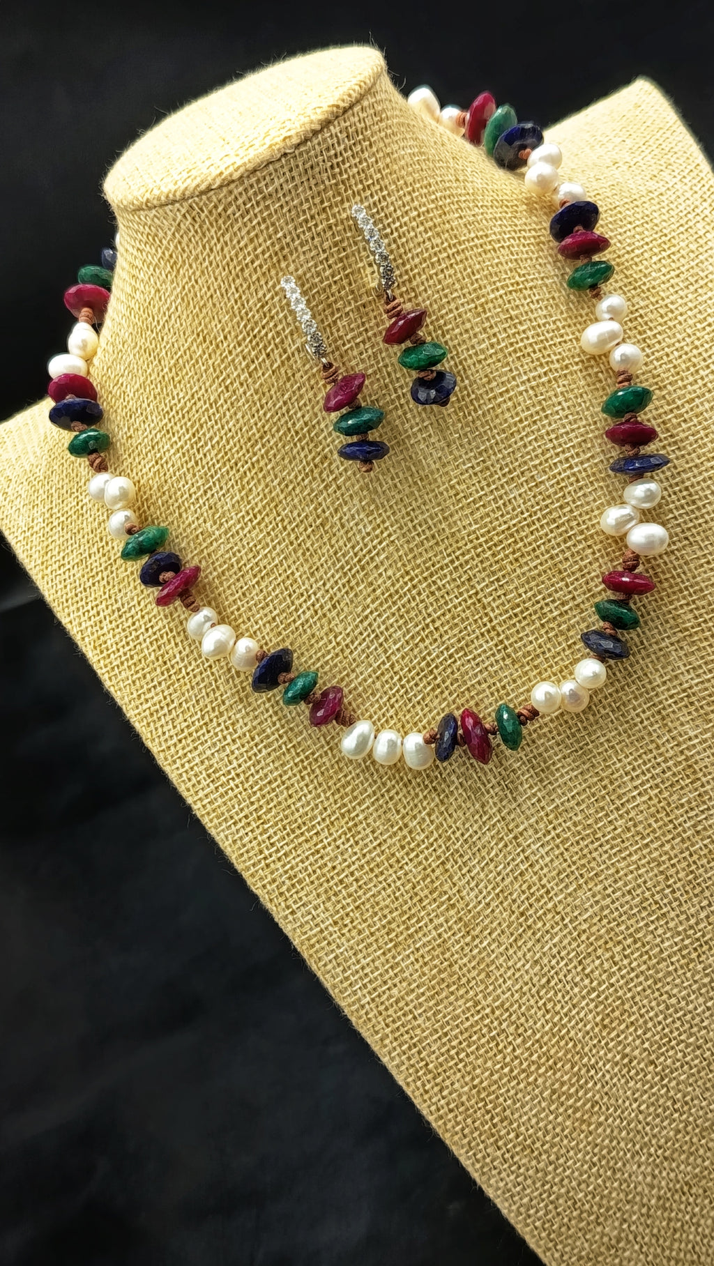 Collar TRÍADA en Perla Blanca
