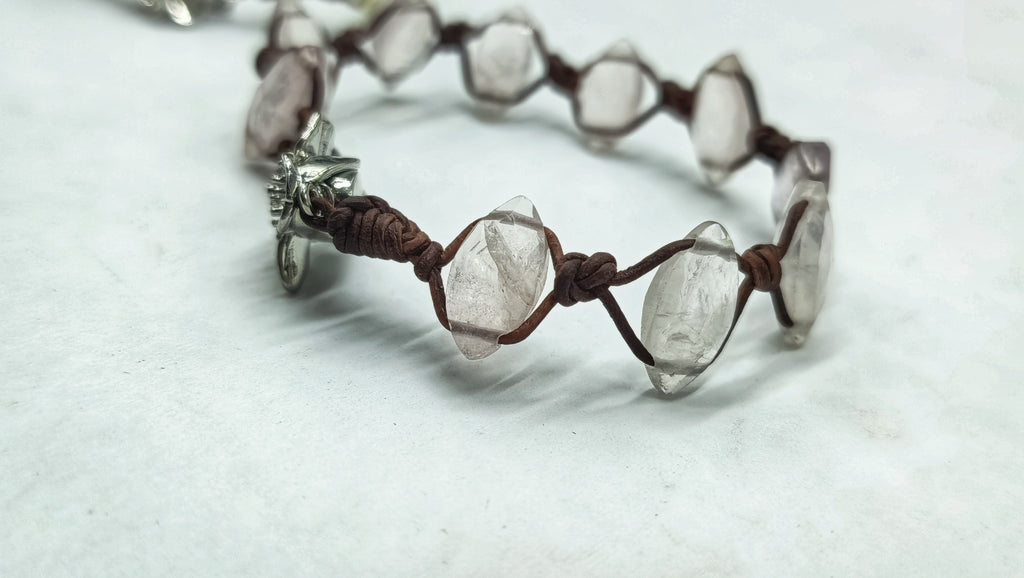 Pulsera Hécate •Cuarzo Rosa en Cuero tintado natural•múltiples opciones